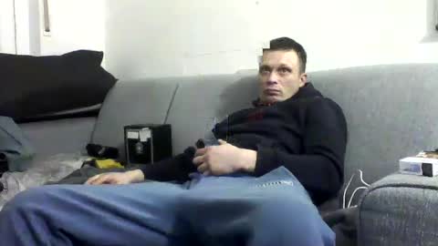 Snapshot of robertxxxpo chatting on 02/16/25, 07:15 Zenek online show from 02/16/25, 07:15