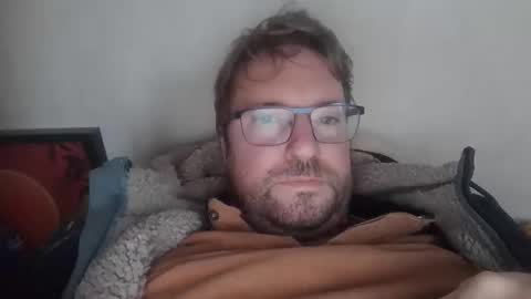 Snapshot of robinouhot chatting on 11/19/25, 10:37 robinouhot online show from 11/19/25, 10:37