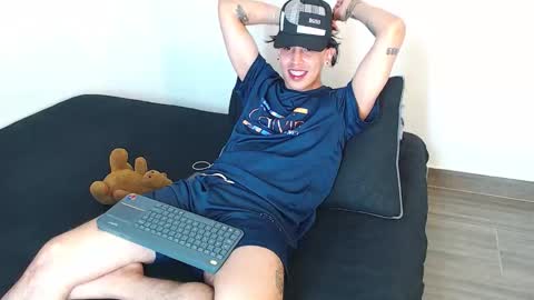 Snapshot of robisson_zack chatting on 09/30/25, 01:21 Robisson Zack online show from 09/30/25, 01:21