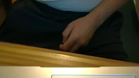 Snapshot of robjh1273 chatting on 06/18/26, 08:36 Roger online show from 06/18/26, 08:36