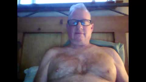 robo0000 online show from 01/06/26, 04:11