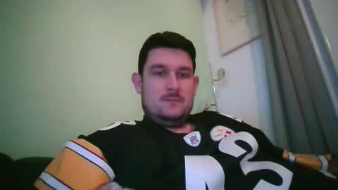 Snapshot of robtheman94 chatting on 11/16/25, 10:15 Robin online show from 11/16/25, 10:15