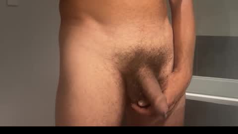 Snapshot of robwhites_uk chatting on 10/20/25, 10:49 Rob online show from 10/20/25, 10:49