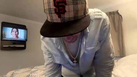 Rob witha 8 online show from 10/10/25, 01:26