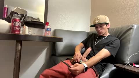 Rob witha 8 online show from 10/13/25, 11:27