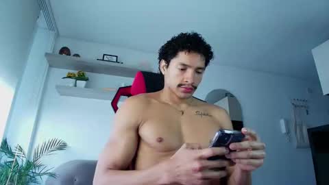 roby_millerr online show from 11/08/25, 03:01