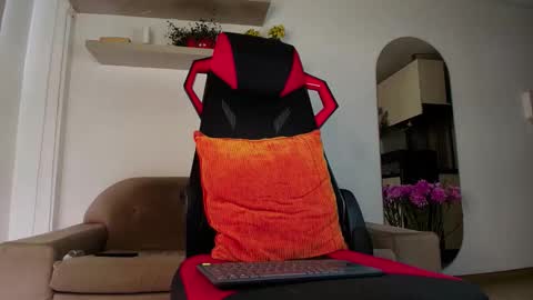 roby_millerr online show from 11/14/25, 06:39