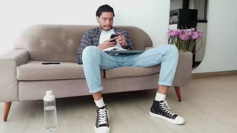 roby_millerr online show from 11/18/25, 07:29