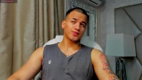 rocco_santos online show from 09/10/25, 02:33