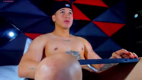 rocco_santos online show from 03/30/26, 06:42