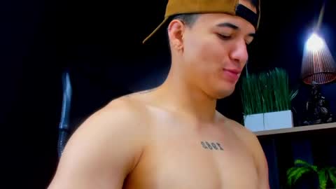 rocco_santos online show from 04/11/26, 06:23