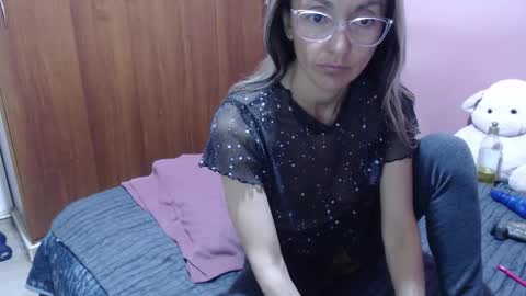 Snapshot of rochelle_xxx chatting on 09/14/25, 08:46 Rochelle online show from 09/14/25, 08:46