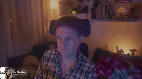 Snapshot of rocketbunnyxxx chatting on 09/14/25, 09:47 Rocket Bunny online show from 09/14/25, 09:47