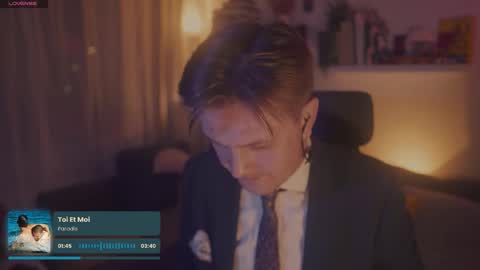 Snapshot of rocketbunnyxxx chatting on 10/11/25, 08:29 Rocket Bunny online show from 10/11/25, 08:29