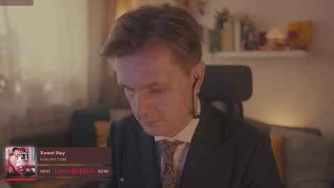 Snapshot of rocketbunnyxxx chatting on 10/14/25, 07:53 Rocket Bunny online show from 10/14/25, 07:53