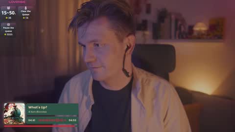 Snapshot of rocketbunnyxxx chatting on 10/19/25, 08:42 Rocket Bunny online show from 10/19/25, 08:42