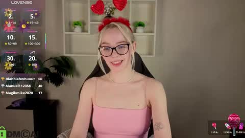 Snapshot of rockett_bunny chatting on 05/18/26, 04:07 Rockett online show from 05/18/26, 04:07