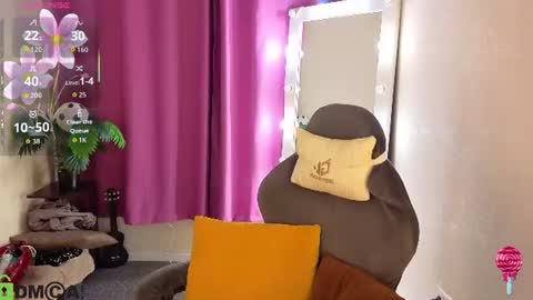 Snapshot of rockett_bunny chatting on 06/21/26, 01:08 Rockett online show from 06/21/26, 01:08