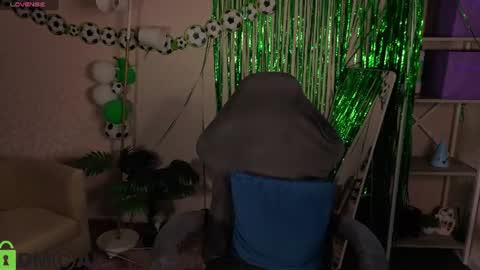Snapshot of rockett_bunny chatting on 07/12/26, 01:07 Rockett online show from 07/12/26, 01:07