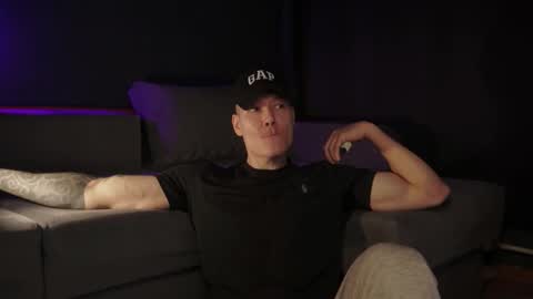 Snapshot of rodarri chatting on 12/21/25, 06:15 MY NAME CAN SEE ALL MY CUM VIDEO BUY FAN SUB. online show from 12/21/25, 06:15