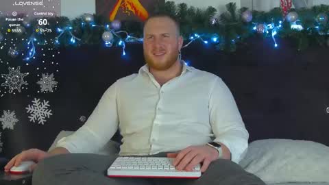 Snapshot of roddy_riss chatting on 12/24/24, 02:01 Roddy online show from 12/24/24, 02:01