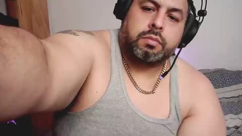 Snapshot of rodrixxx54 chatting on 11/16/25, 03:45 rodrixxx54 online show from 11/16/25, 03:45