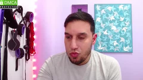 Thiago independent model online show from 11/16/25, 07:30