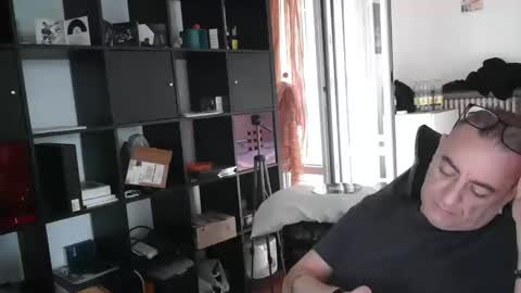 Snapshot of rogerrabbit2023 chatting on 09/13/25, 09:53 rogerrabbit2023 online show from 09/13/25, 09:53