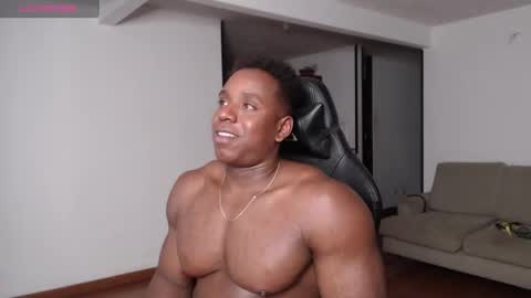 Snapshot of rogger_physique chatting on 01/31/25, 05:40 Rogger online show from 01/31/25, 05:40