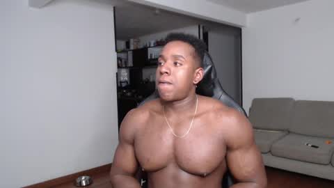 Snapshot of rogger_physique chatting on 03/12/25, 02:52 Rogger online show from 03/12/25, 02:52