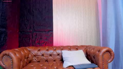 Snapshot of rogger_physique chatting on 11/07/25, 09:15 Rogger online show from 11/07/25, 09:15