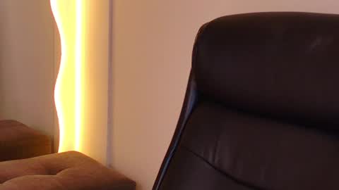 Snapshot of rohanalan_ chatting on 12/28/24, 01:18 Sof online show from 12/28/24, 01:18