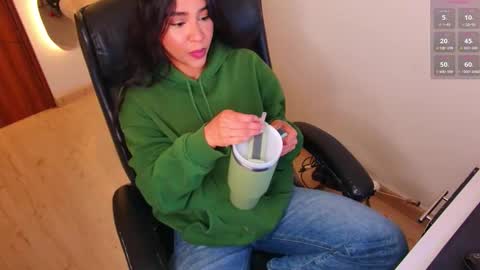 Snapshot of rohanalan_ chatting on 10/27/25, 03:10 Sof online show from 10/27/25, 03:10