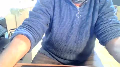 Snapshot of rolandloser1000 chatting on 01/02/25, 03:19 rolandloser1000 online show from 01/02/25, 03:19