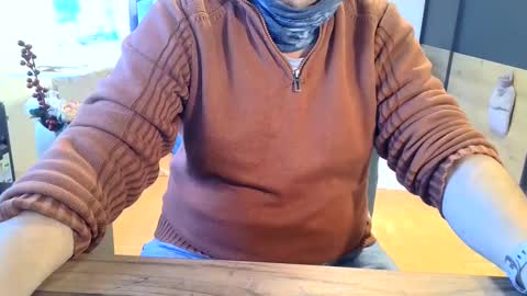 Snapshot of rolandloser1000 chatting on 01/21/25, 07:37 rolandloser1000 online show from 01/21/25, 07:37