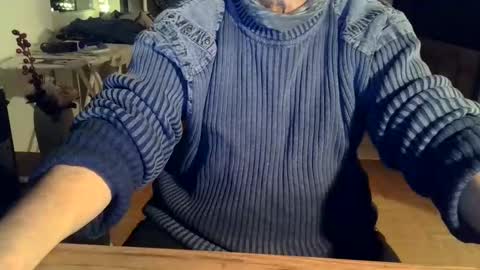 Snapshot of rolandloser1000 chatting on 01/28/25, 05:14 rolandloser1000 online show from 01/28/25, 05:14