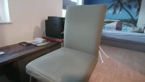 Snapshot of rolandloser1000 chatting on 11/23/25, 03:01 rolandloser1000 online show from 11/23/25, 03:01