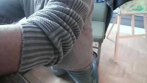 Snapshot of rolandloser1000 chatting on 02/13/26, 10:44 rolandloser1000 online show from 02/13/26, 10:44