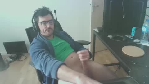 Snapshot of romainb72 chatting on 01/09/25, 03:01 romainb72 online show from 01/09/25, 03:01