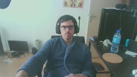 Snapshot of romainb72 chatting on 02/13/25, 01:05 romainb72 online show from 02/13/25, 01:05
