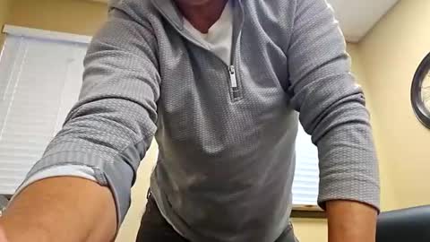 Snapshot of romanteeks chatting on 12/11/24, 11:54 romanteeks online show from 12/11/24, 11:54