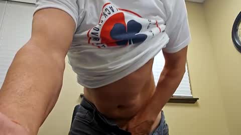 Snapshot of romanteeks chatting on 01/03/25, 12:43 romanteeks online show from 01/03/25, 12:43