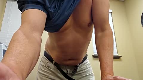 Snapshot of romanteeks chatting on 01/31/25, 01:33 romanteeks online show from 01/31/25, 01:33