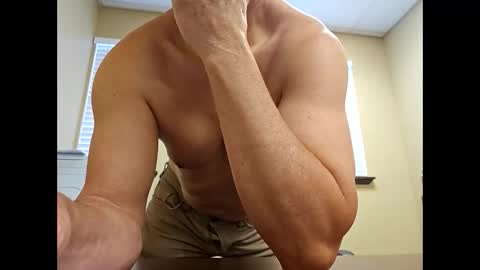 Snapshot of romanteeks chatting on 02/18/26, 07:43 romanteeks online show from 02/18/26, 07:43