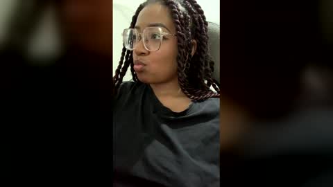 Is A Belle online show from 12/15/25, 03:11