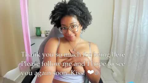 Snapshot of romantic_stargirl chatting on 06/22/26, 03:25 Is A Belle online show from 06/22/26, 03:25