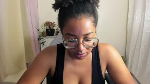 Snapshot of romantic_stargirl chatting on 07/03/26, 02:51 Is A Belle online show from 07/03/26, 02:51