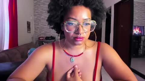Snapshot of romantic_stargirl chatting on 07/23/26, 04:16 Is A Belle online show from 07/23/26, 04:16