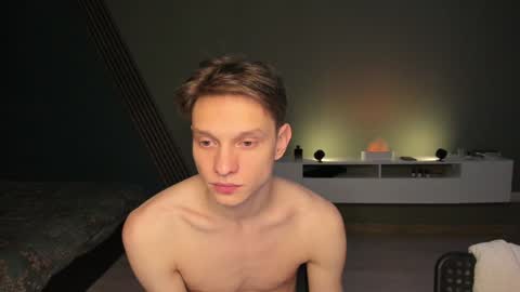 Snapshot of romeo_mercy chatting on 12/15/24, 10:58 Romeo online show from 12/15/24, 10:58