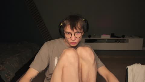 Snapshot of romeo_mercy chatting on 12/19/24, 01:28 Romeo online show from 12/19/24, 01:28